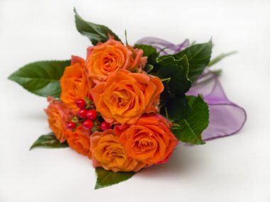 Bir buket turuncu gül.