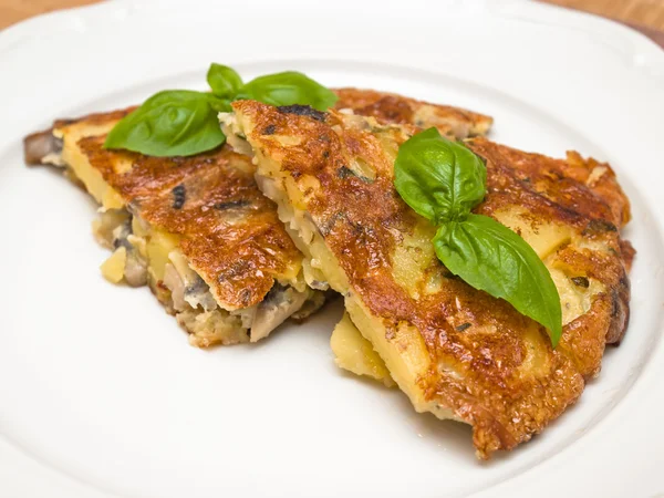 Tortilla espanhola com cogumelos — Fotografia de Stock