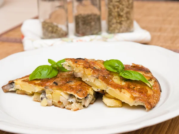 Tortilla espanhola com cogumelos — Fotografia de Stock