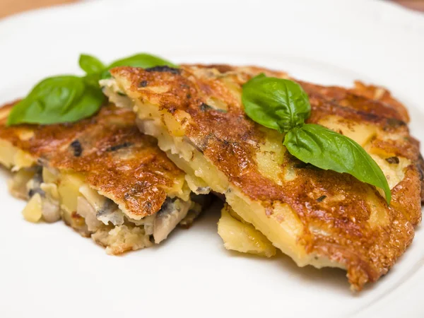 Tortilla espanhola com cogumelos — Fotografia de Stock