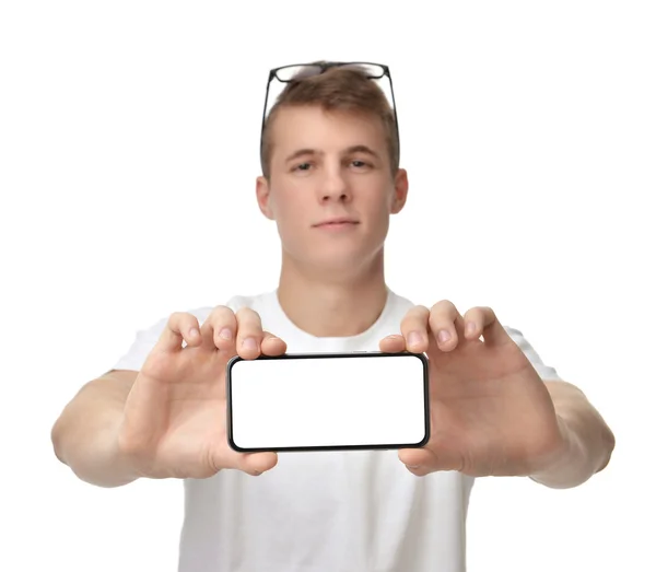 Happy young man show display of mobile cell phone with blank scr — Stock Photo, Image