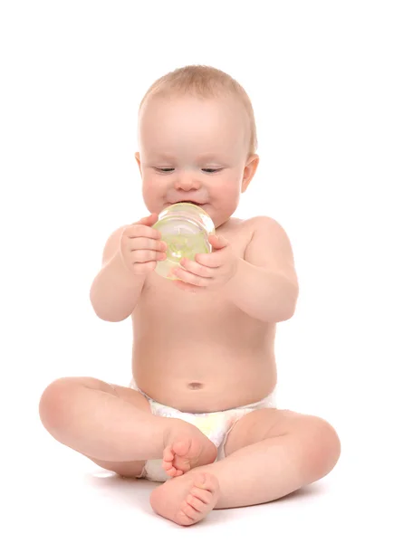 Infant child baby toddler sitting and drinking water from the fe — Stock Photo, Image