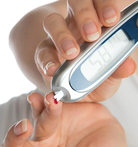 Diabetische patiënt bloedglucose niveau bloedtest meten — Stockfoto