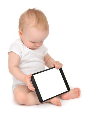 oturma ve dijital tablet mobi yazarak bebek çocuk bebek toddler