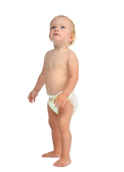 Baby kind baby jongen peuter staande make eerste stappen op zoek — Stockfoto