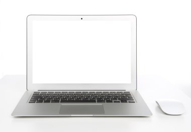Yeni laptop göstermek klavye ve fare ile 
