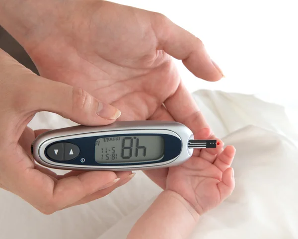 Measuring glucose level blood chemistry test from diabetes patie — Φωτογραφία Αρχείου