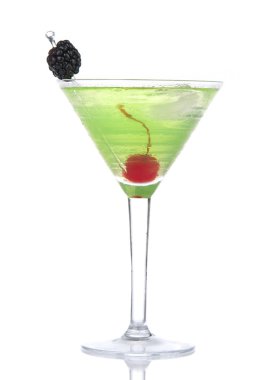 Yeşil alkol kozmopolit martini kokteyl