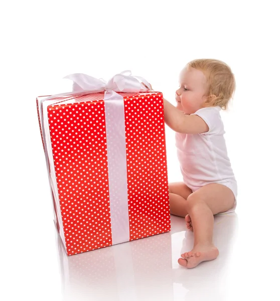 Nový rok 2016 koncept dětské baby batole kid s pres Vánoce — Stock fotografie