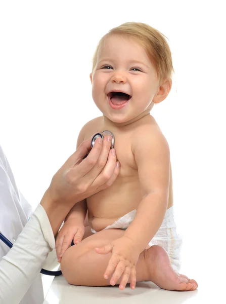 Doctor hand auscultating child baby patient heart with stethosco — Zdjęcie stockowe