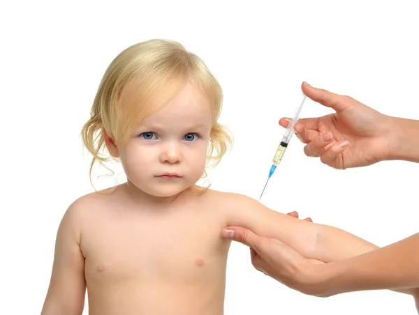 Médecin vaccinant enfant bébé enfant vaccin injectable contre la grippe — Photo