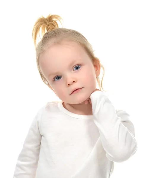 Retrato de menina loira caucasiana com olhos azuis — Fotografia de Stock