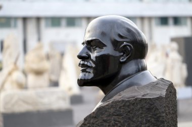 Vladimir Lenin büstü