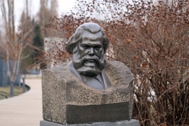 bust of Karl Marx clipart