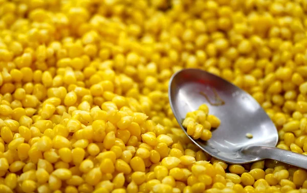 Smakelijke gele maïs — Stockfoto