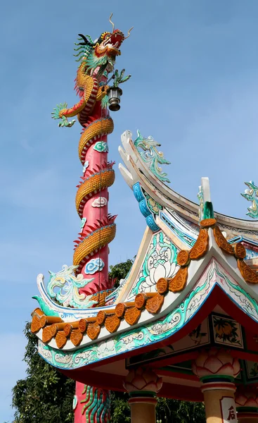 Colorful dragon statue — Stock Photo, Image