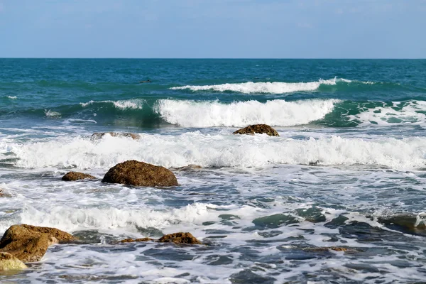 Beautiful sea with waves — Stock Photo, Image