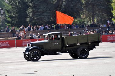 Çelyabinsk, Rusya Federasyonu - 9,2011 olabilir: Chelyabinsk ana meydanında bir geçit töreni 9 onuruna olabilir