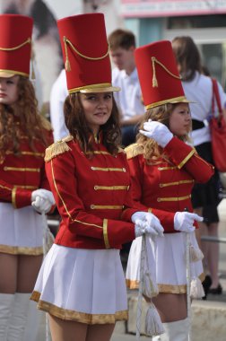Çelyabinsk, Rusya Federasyonu - Eylül 3,2011: karnaval alayı insan onuruna Chelyabinsk city şehrin ana cadde üzerinde
