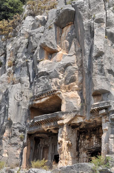 Περίτεχνους λαξευτοί τάφοι στην αρχαία πόλη μύρο. Τουρκία — Φωτογραφία Αρχείου