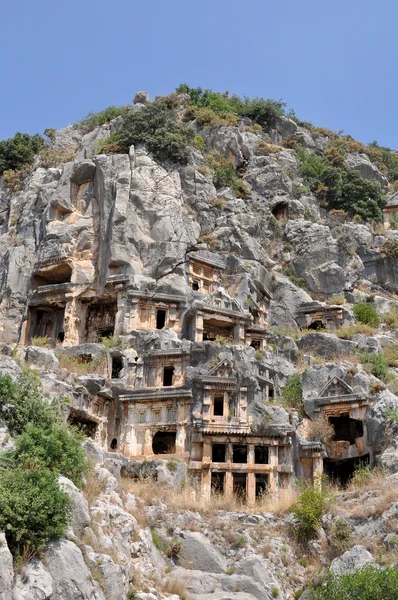 Lycische rotsgraven in de oude stad van mirre. Turkije — Stockfoto