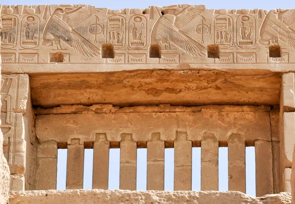 The bas-reliefs on the walls in — Stock Photo, Image