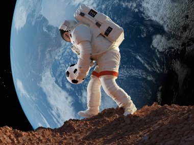 Astronot güneş pilinin yanında dizlerinin üzerinde. 