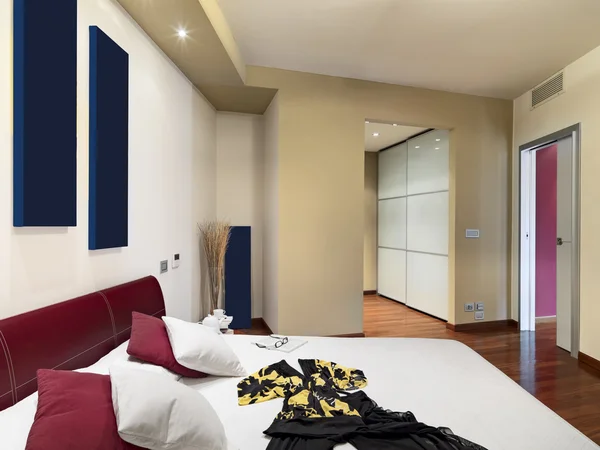 Interiör bild av ett modernt sovrum — Stockfoto