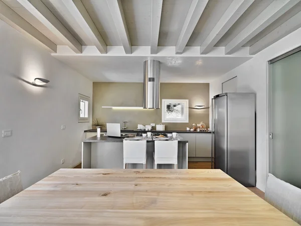 Modern kitchen with kitchen island — Stock Photo, Image