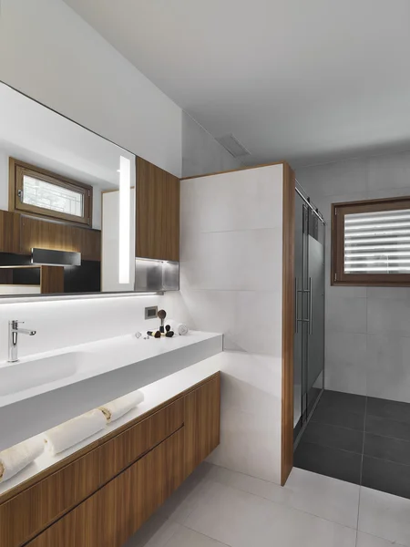 Modern bir banyo Vanity havzasında ön plan — Stok fotoğraf