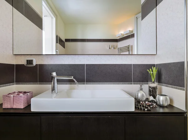 Internal view of a  modern bathroom — Stock Photo, Image