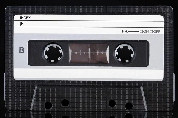 Retro Vintage Cassette Compacto Lado Sobre Fondo Negro — Foto de Stock