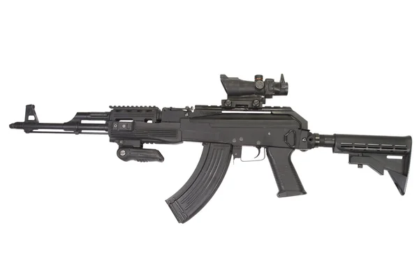 Современный Kalashnikov AK47 с тактическими аксессуарами — стоковое фото