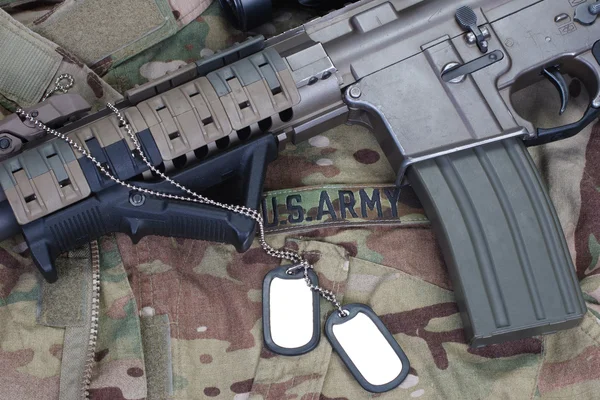 Us army   uniform and weapon — Stock Photo, Image