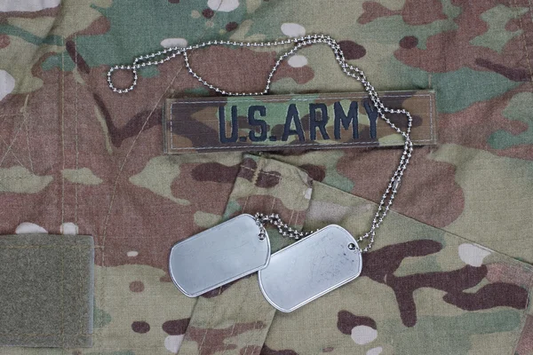 Американська армія камуфльована уніформа з порожніми тегами для собак — стокове фото