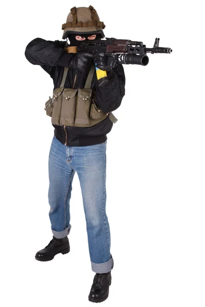 Voluntario pro-ucraniano con AK 47 — Foto de Stock