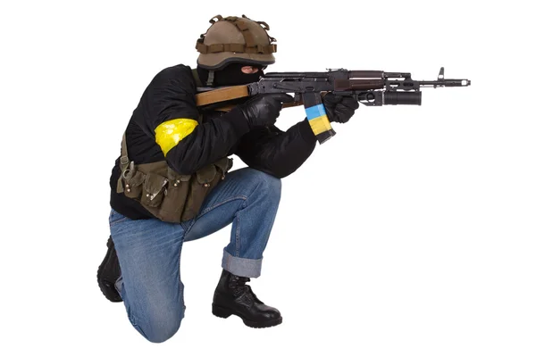 Pro-Ukrainian volunteer with AK 47 — Stock Photo, Image