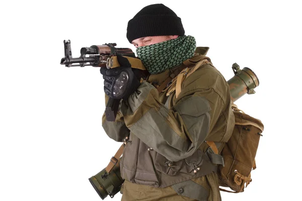 カラシニコフ銃で武装勢力 — ストック写真
