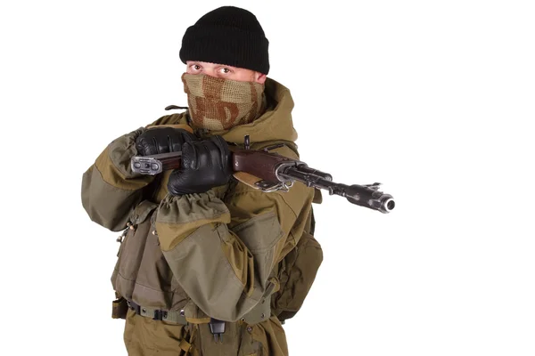 Mercenario con fucile kalashnikov — Foto Stock