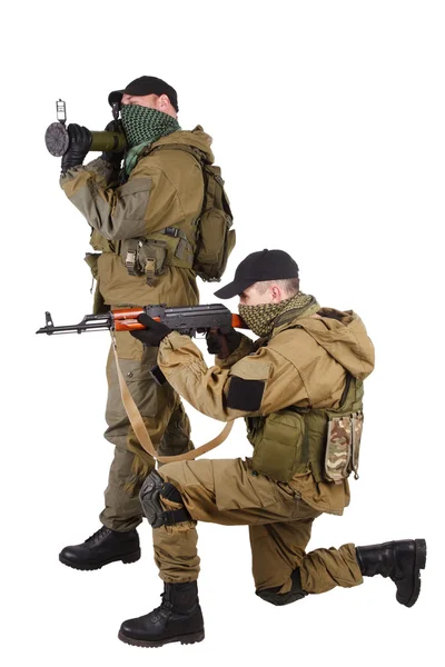 Mercenari con AK 47 e lanciarazzi — Foto Stock