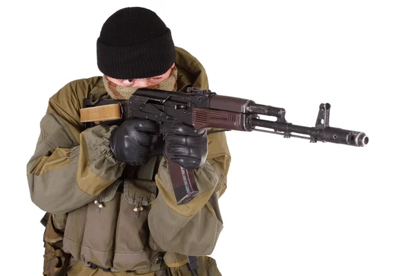Mercenário com rifle kalashnikov — Fotografia de Stock