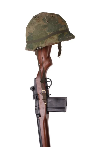 Rifle and Helmet Memorial — Stock Photo, Image