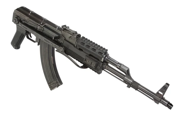 Kalaschnikow ak-47on weißem Hintergrund — Stockfoto