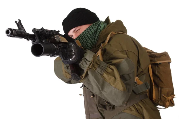 Insurgent en shemagh avec fusil ak-47 — Photo