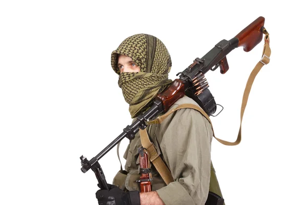 Aufständischer trägt Keffiyeh mit Maschinengewehr — Stockfoto