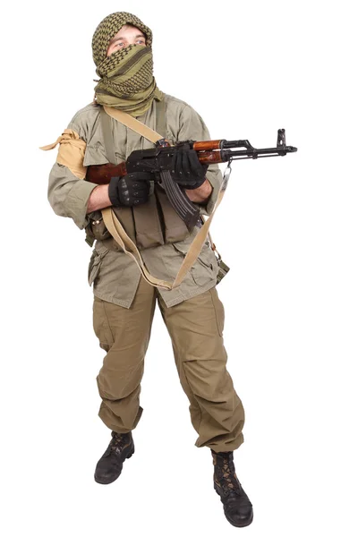Opstandige dragen keffiyeh met Ak 47 — Stockfoto