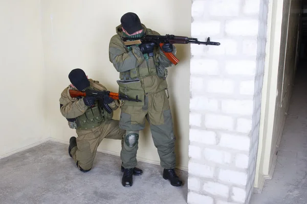 Insurgents with AK 47 — Stock Photo, Image