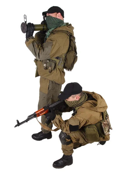 Mercenaires avec AK 47 et lance-roquettes — Photo