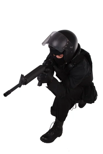 Ufficiale SWAT in uniforme nera — Foto Stock