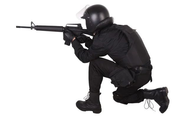 Ufficiale SWAT in uniforme nera — Foto Stock